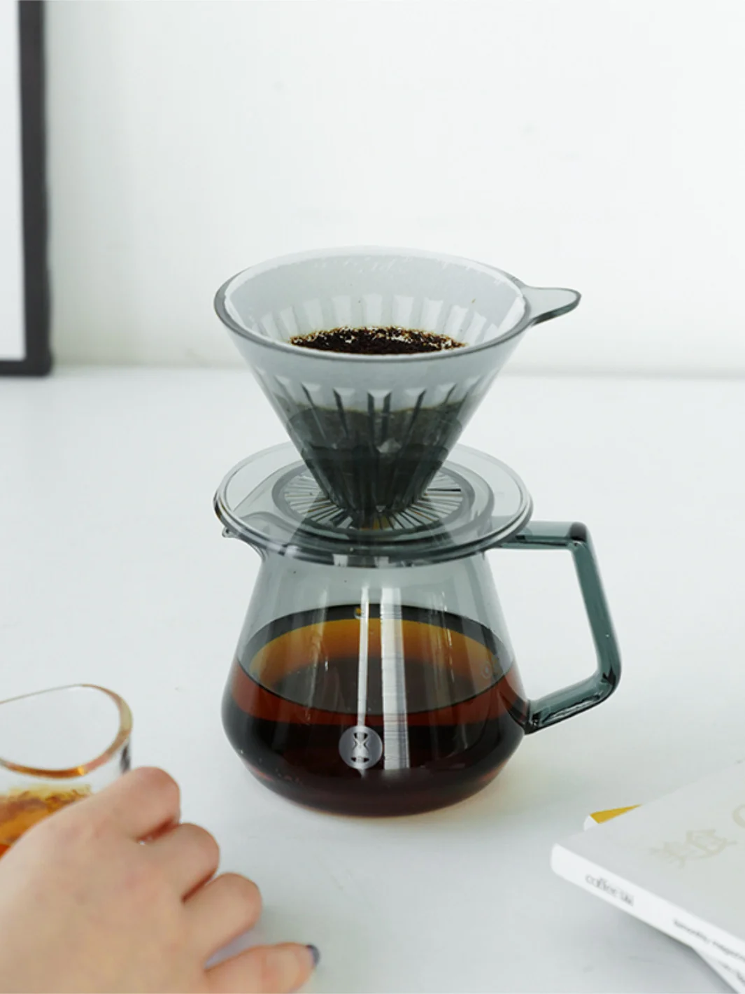 TIMEMORE Crystal Eye Dripper (Plastic) - Transparent Black / 02 (2-4 cups) - Image 16